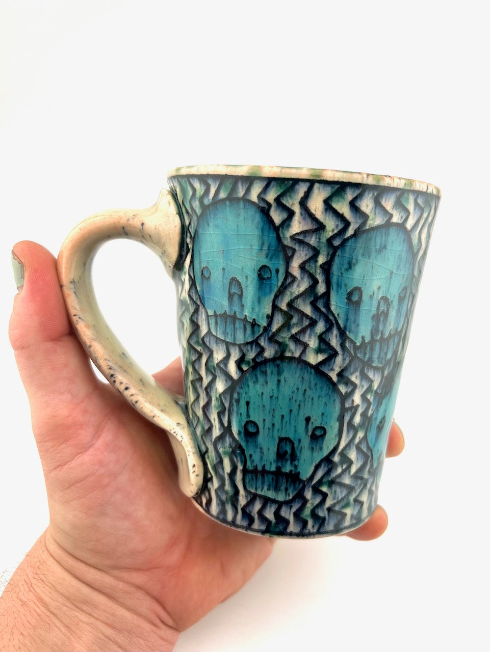 MUG 08